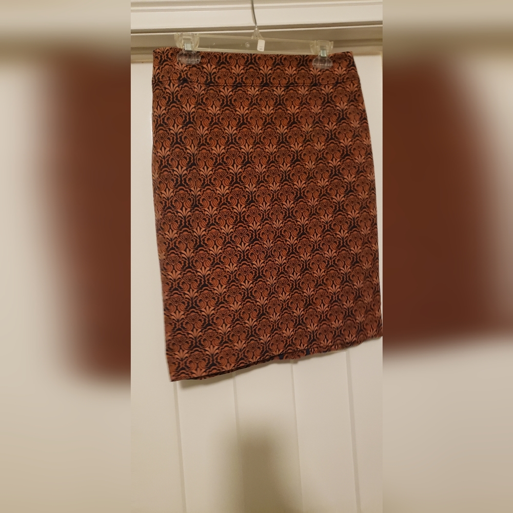 Loft skirt orange and black stretchy material